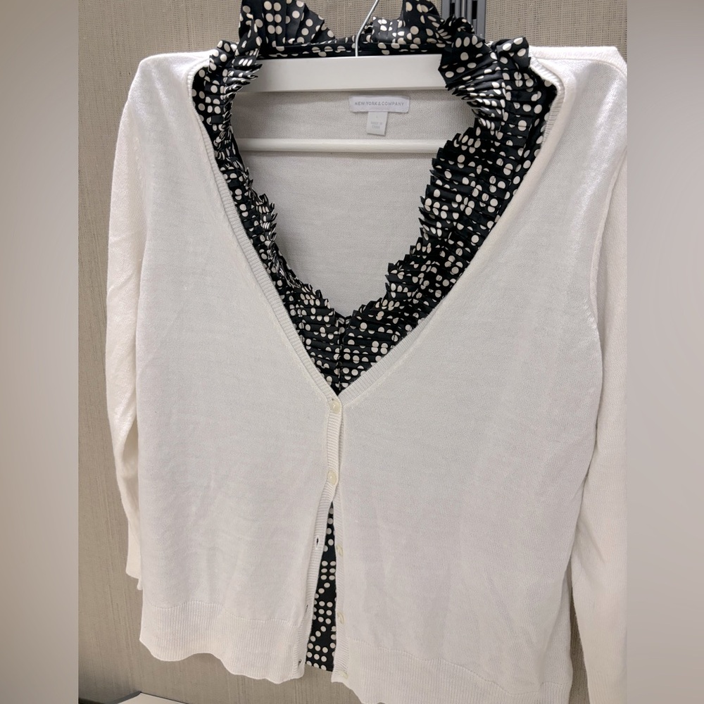 NY & Co light weight sweater